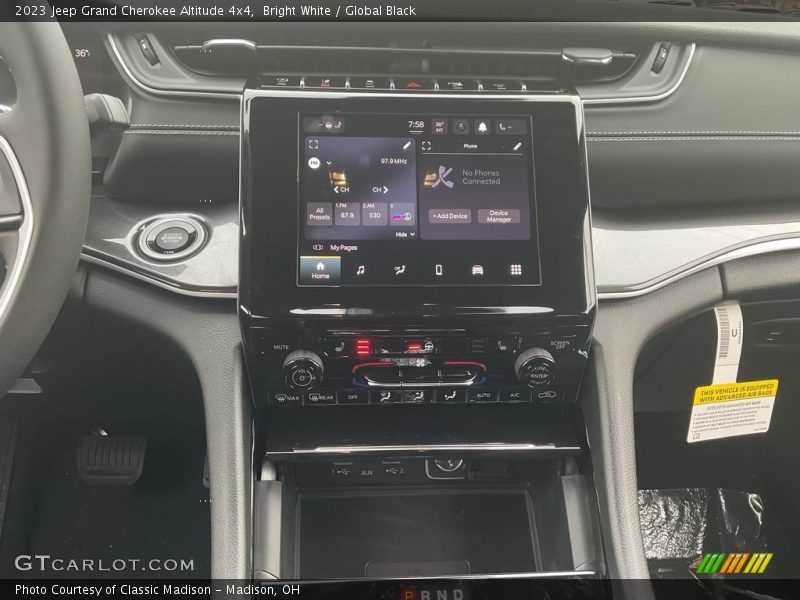 Bright White / Global Black 2023 Jeep Grand Cherokee Altitude 4x4