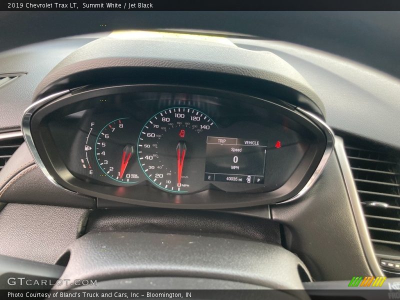 Summit White / Jet Black 2019 Chevrolet Trax LT