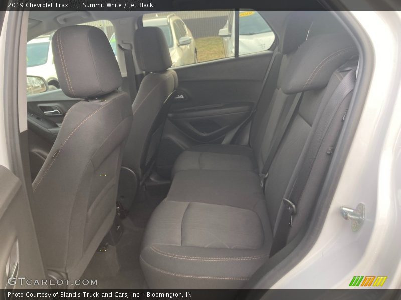 Summit White / Jet Black 2019 Chevrolet Trax LT