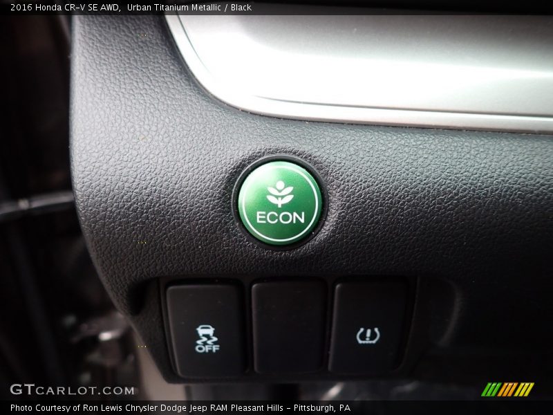 Urban Titanium Metallic / Black 2016 Honda CR-V SE AWD