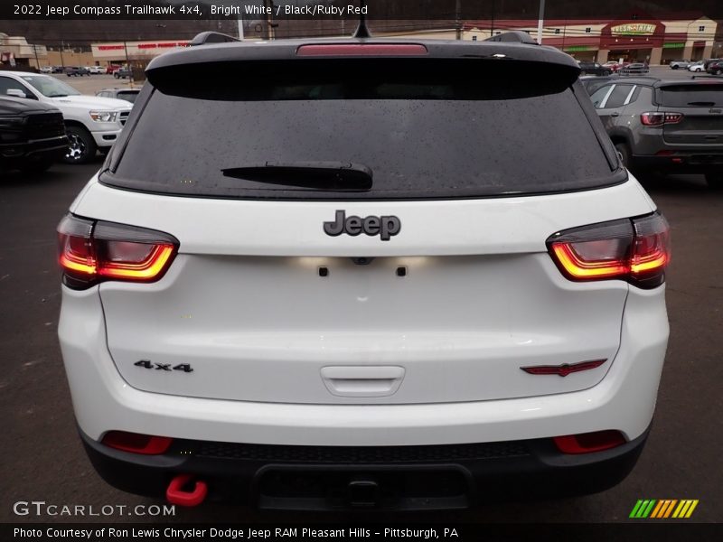 Bright White / Black/Ruby Red 2022 Jeep Compass Trailhawk 4x4