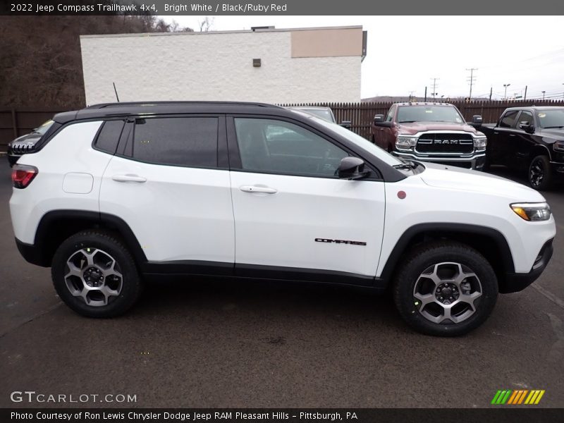Bright White / Black/Ruby Red 2022 Jeep Compass Trailhawk 4x4