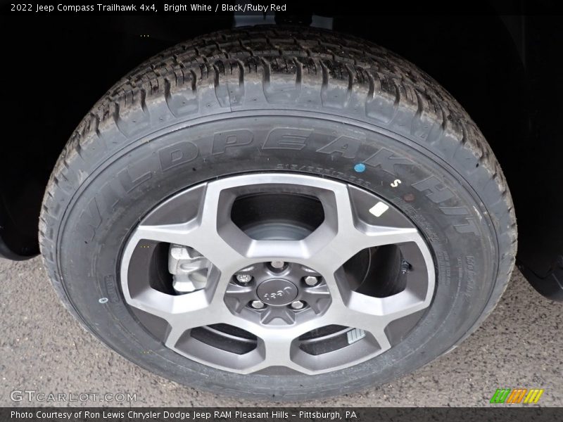 Bright White / Black/Ruby Red 2022 Jeep Compass Trailhawk 4x4