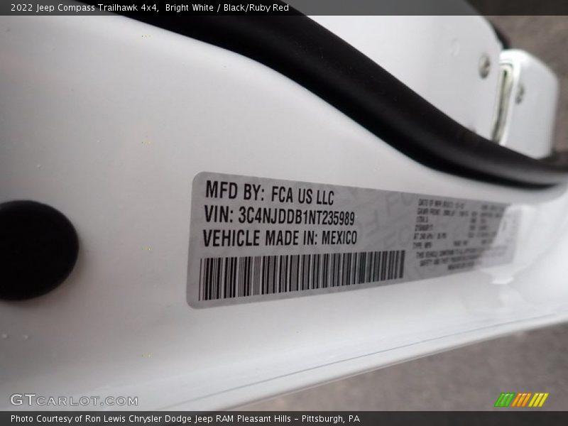 Bright White / Black/Ruby Red 2022 Jeep Compass Trailhawk 4x4