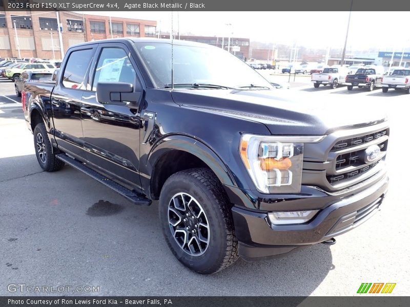 Front 3/4 View of 2023 F150 XLT SuperCrew 4x4