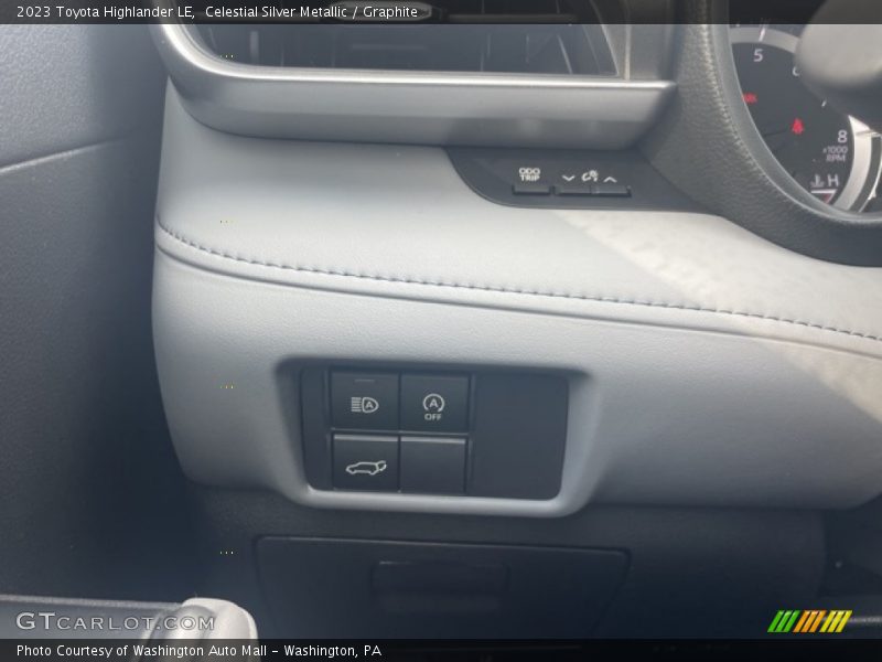 Celestial Silver Metallic / Graphite 2023 Toyota Highlander LE