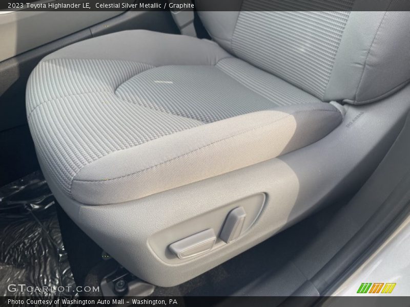 Celestial Silver Metallic / Graphite 2023 Toyota Highlander LE