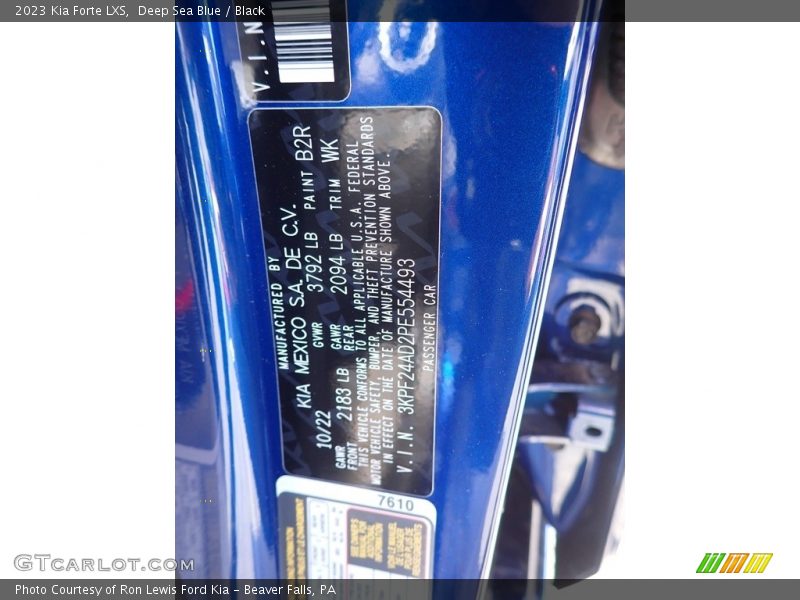 Deep Sea Blue / Black 2023 Kia Forte LXS