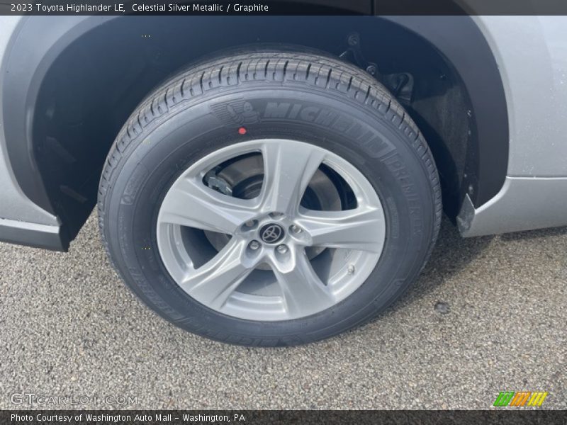 Celestial Silver Metallic / Graphite 2023 Toyota Highlander LE