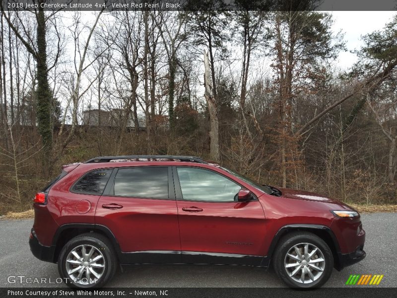  2018 Cherokee Latitude 4x4 Velvet Red Pearl