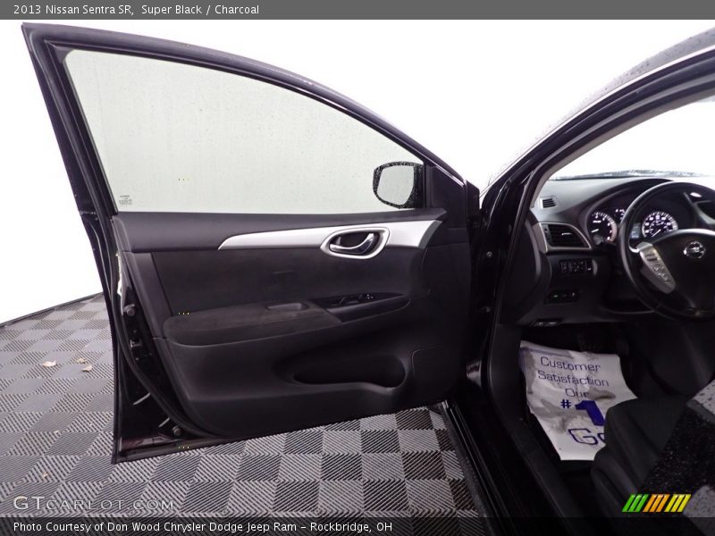 Super Black / Charcoal 2013 Nissan Sentra SR
