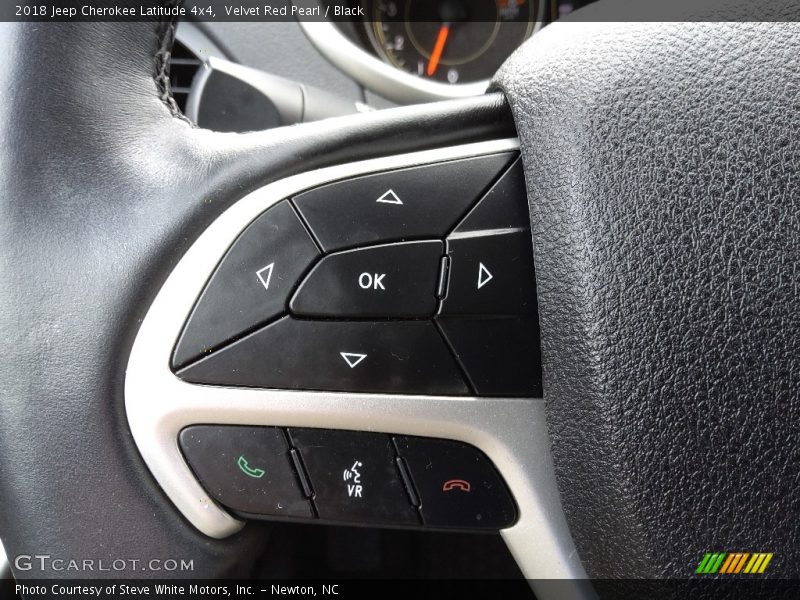  2018 Cherokee Latitude 4x4 Steering Wheel