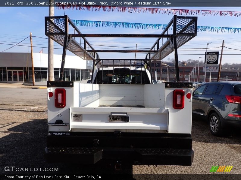 Oxford White / Medium Earth Gray 2021 Ford F350 Super Duty XL SuperCab 4x4 Utility Truck