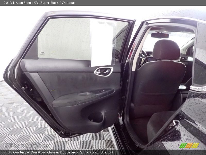 Super Black / Charcoal 2013 Nissan Sentra SR