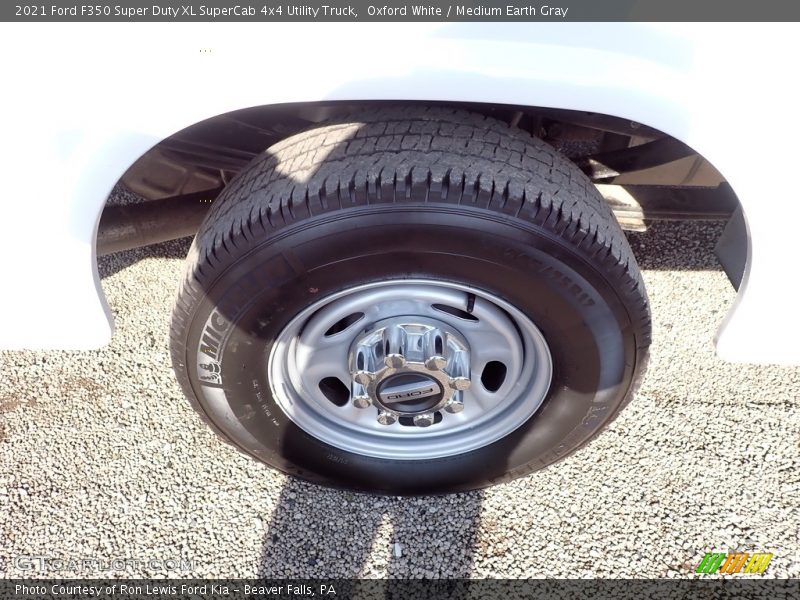 Oxford White / Medium Earth Gray 2021 Ford F350 Super Duty XL SuperCab 4x4 Utility Truck