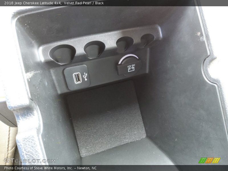Velvet Red Pearl / Black 2018 Jeep Cherokee Latitude 4x4