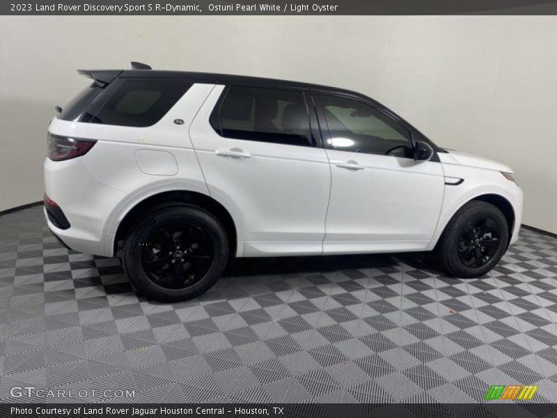 Ostuni Pearl White / Light Oyster 2023 Land Rover Discovery Sport S R-Dynamic