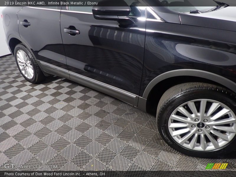 Infinite Black Metallic / Ebony 2019 Lincoln MKC AWD