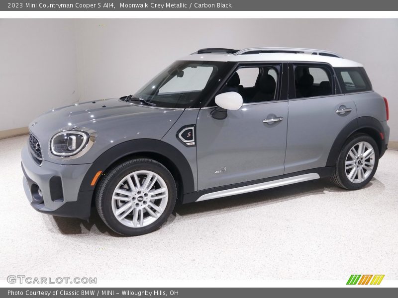 Front 3/4 View of 2023 Countryman Cooper S All4