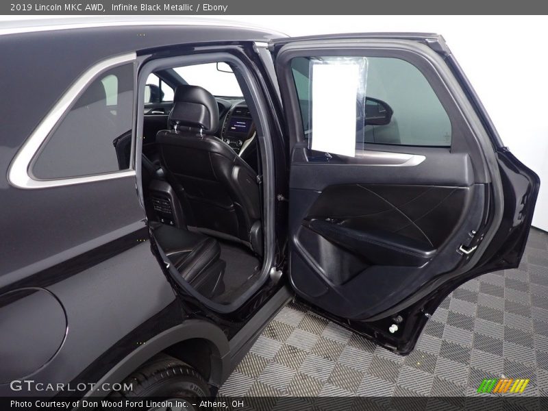Infinite Black Metallic / Ebony 2019 Lincoln MKC AWD