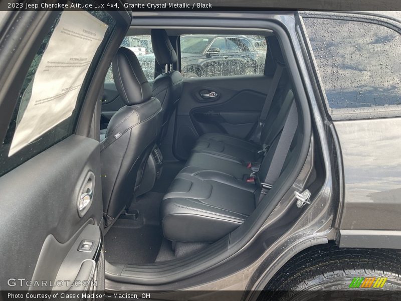 Granite Crystal Metallic / Black 2023 Jeep Cherokee Altitude Lux 4x4