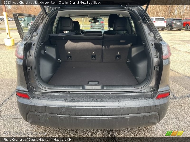 Granite Crystal Metallic / Black 2023 Jeep Cherokee Altitude Lux 4x4