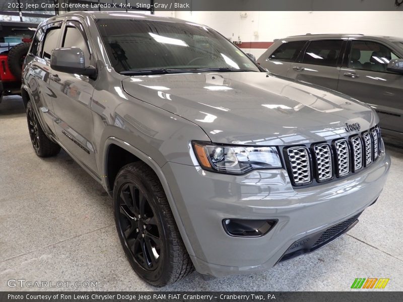 Sting-Gray / Black 2022 Jeep Grand Cherokee Laredo X 4x4