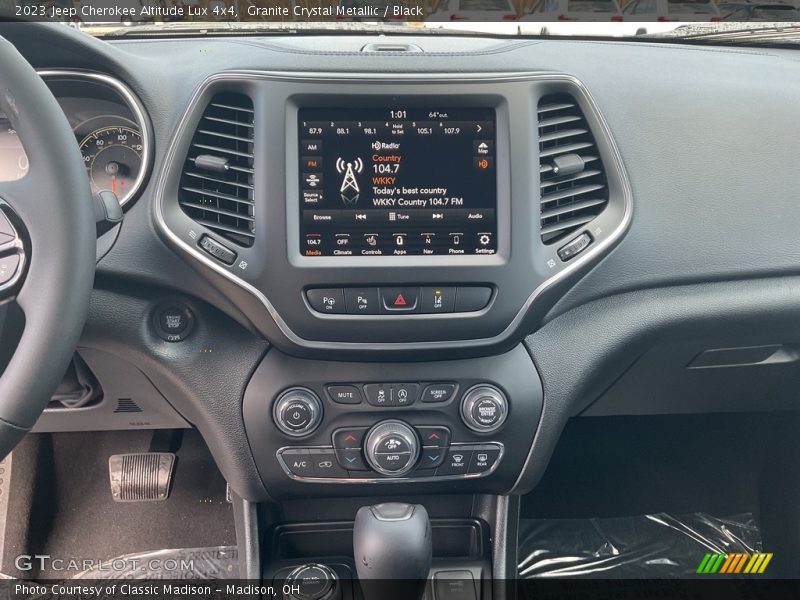 Granite Crystal Metallic / Black 2023 Jeep Cherokee Altitude Lux 4x4