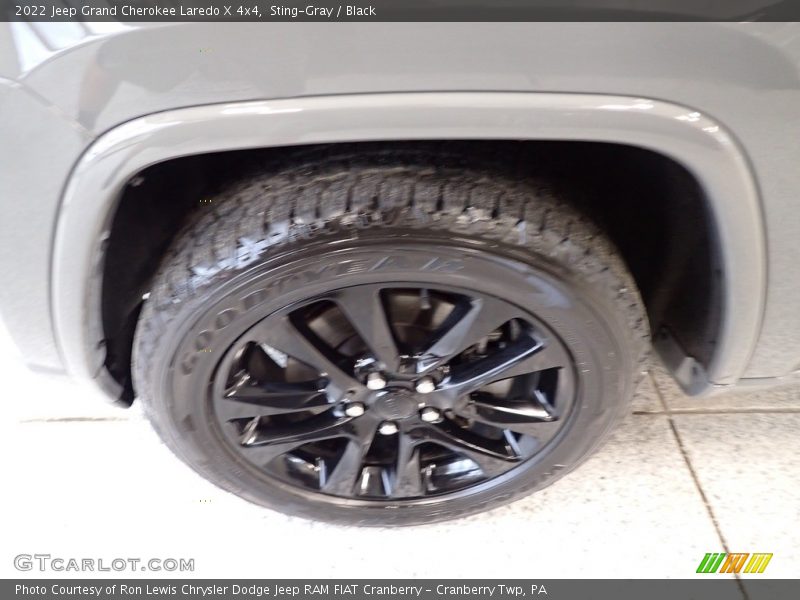 Sting-Gray / Black 2022 Jeep Grand Cherokee Laredo X 4x4