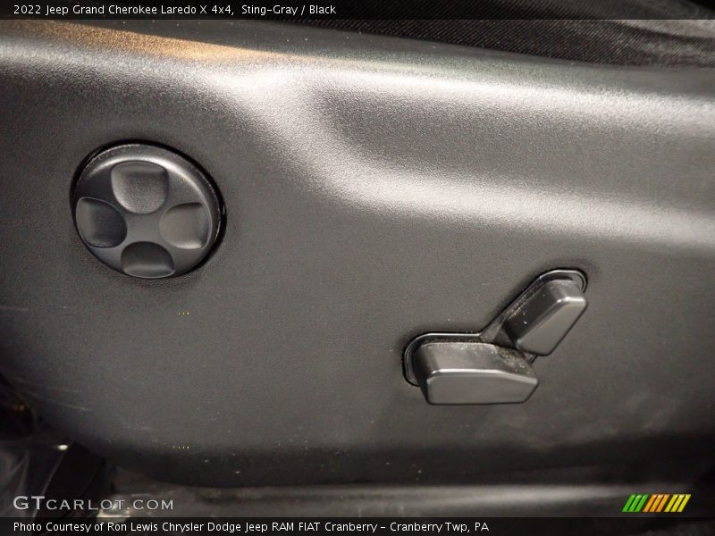 Sting-Gray / Black 2022 Jeep Grand Cherokee Laredo X 4x4