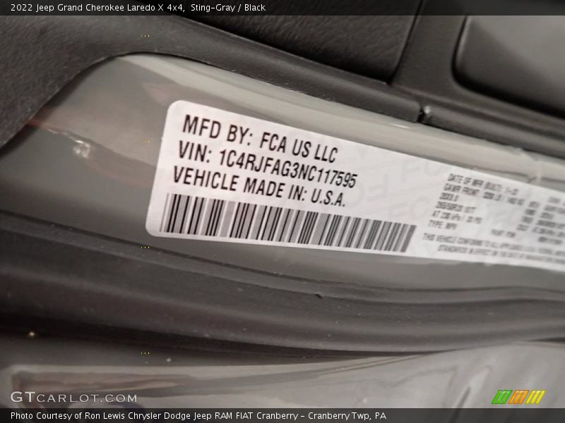 Sting-Gray / Black 2022 Jeep Grand Cherokee Laredo X 4x4