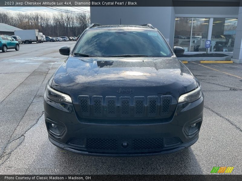 Diamond Black Crystal Pearl / Black 2023 Jeep Cherokee Altitude Lux 4x4