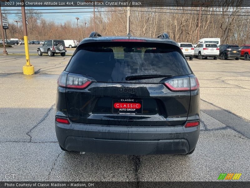 Diamond Black Crystal Pearl / Black 2023 Jeep Cherokee Altitude Lux 4x4