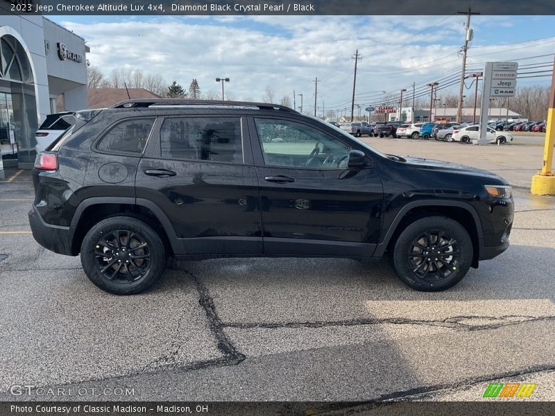 Diamond Black Crystal Pearl / Black 2023 Jeep Cherokee Altitude Lux 4x4