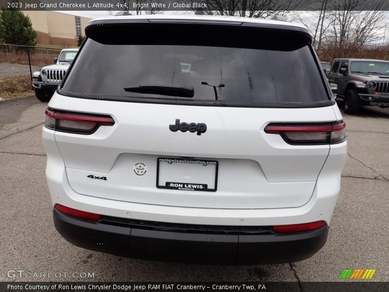 Bright White / Global Black 2023 Jeep Grand Cherokee L Altitude 4x4