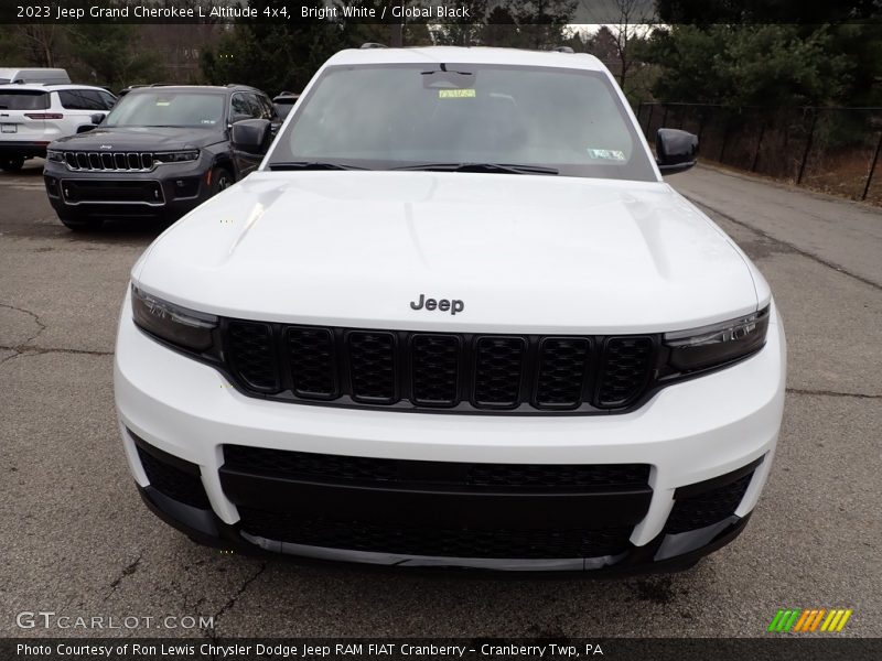Bright White / Global Black 2023 Jeep Grand Cherokee L Altitude 4x4