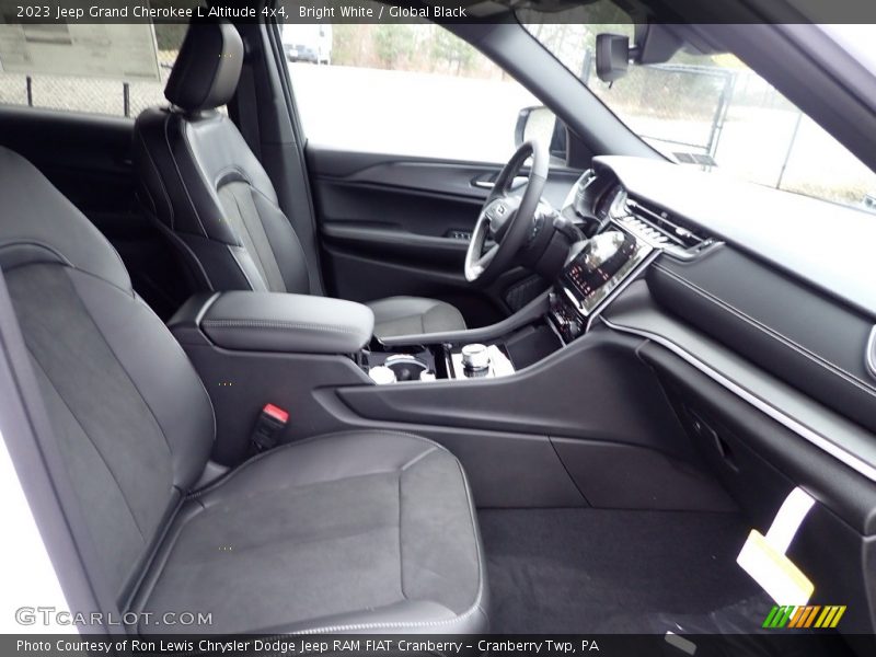 Bright White / Global Black 2023 Jeep Grand Cherokee L Altitude 4x4