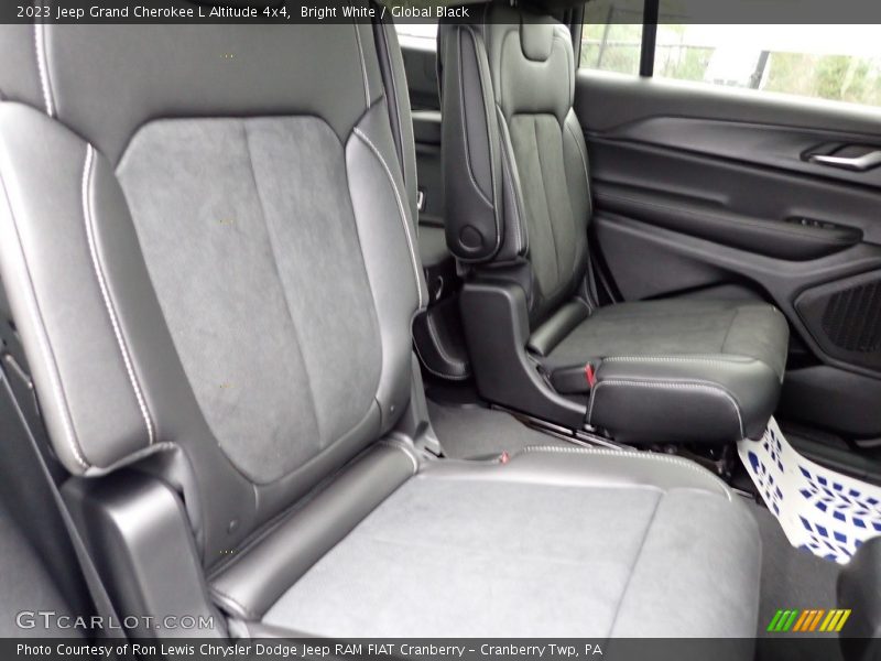 Bright White / Global Black 2023 Jeep Grand Cherokee L Altitude 4x4