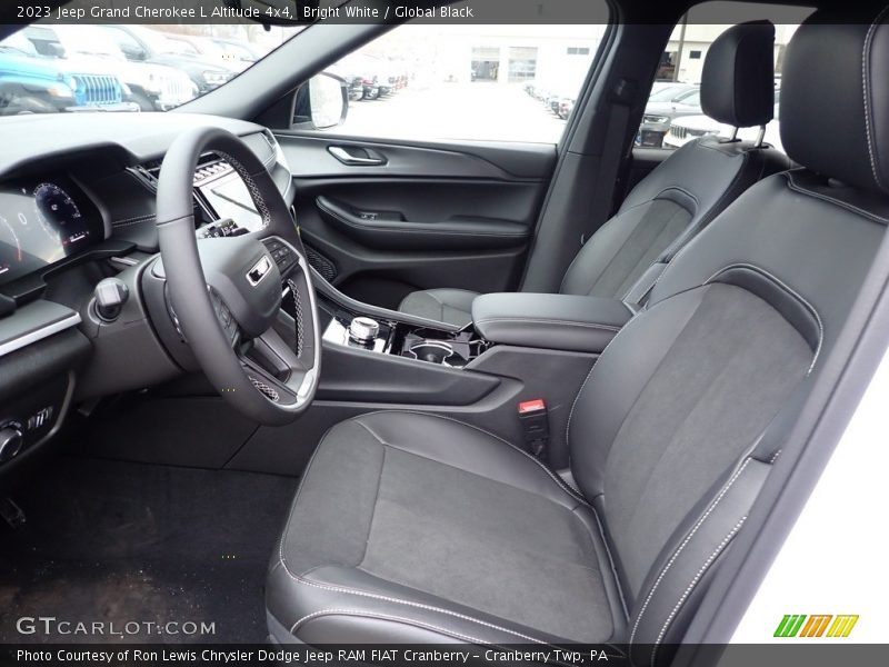 Bright White / Global Black 2023 Jeep Grand Cherokee L Altitude 4x4