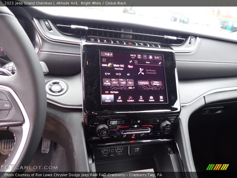 Bright White / Global Black 2023 Jeep Grand Cherokee L Altitude 4x4