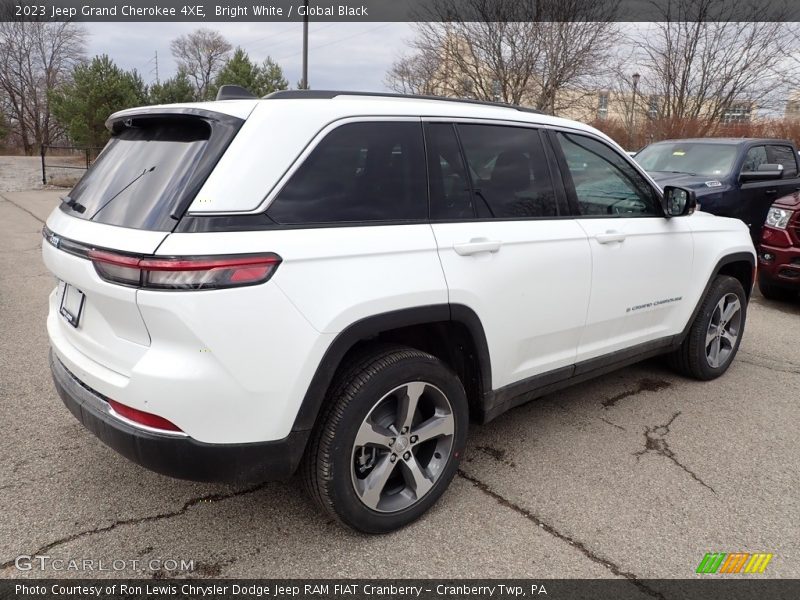 Bright White / Global Black 2023 Jeep Grand Cherokee 4XE