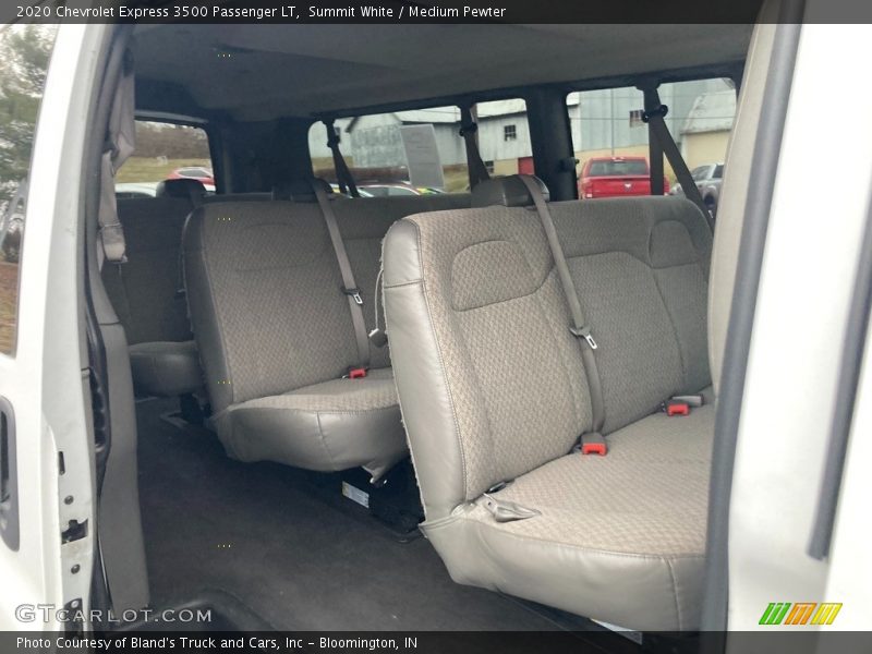 Summit White / Medium Pewter 2020 Chevrolet Express 3500 Passenger LT