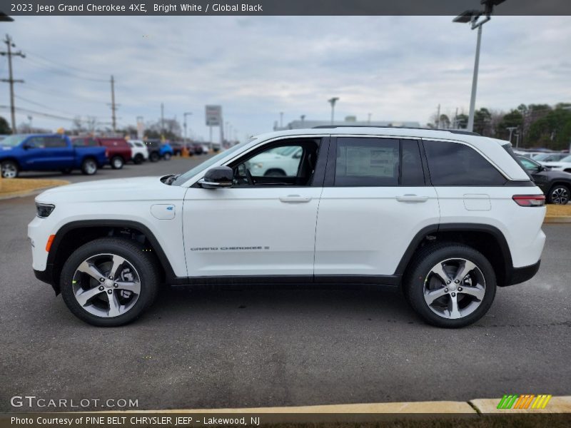 Bright White / Global Black 2023 Jeep Grand Cherokee 4XE