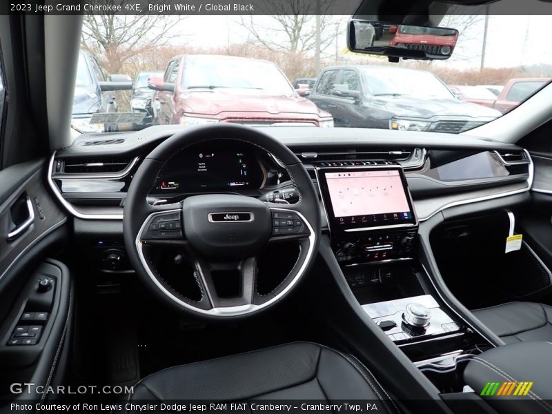 Dashboard of 2023 Grand Cherokee 4XE