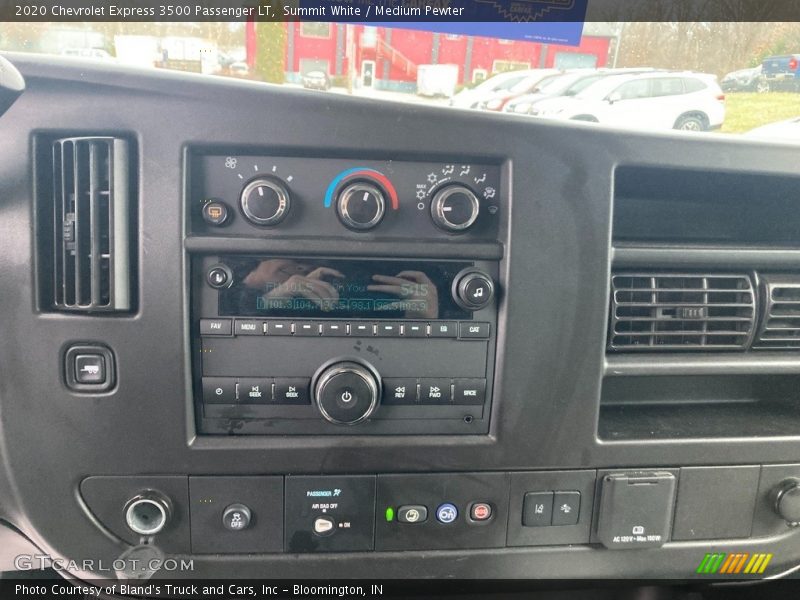 Summit White / Medium Pewter 2020 Chevrolet Express 3500 Passenger LT