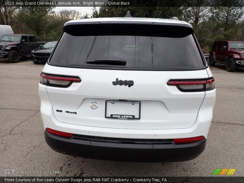 Bright White / Global Black 2023 Jeep Grand Cherokee L Altitude 4x4