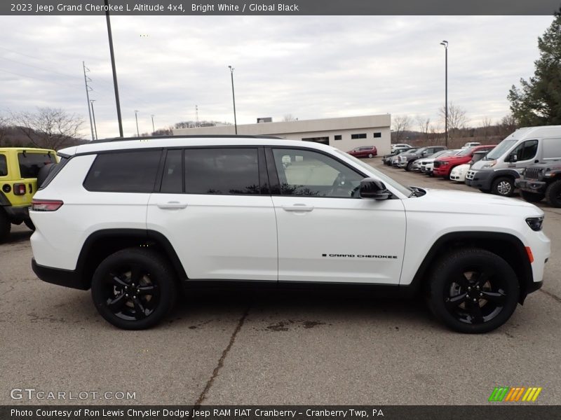 Bright White / Global Black 2023 Jeep Grand Cherokee L Altitude 4x4
