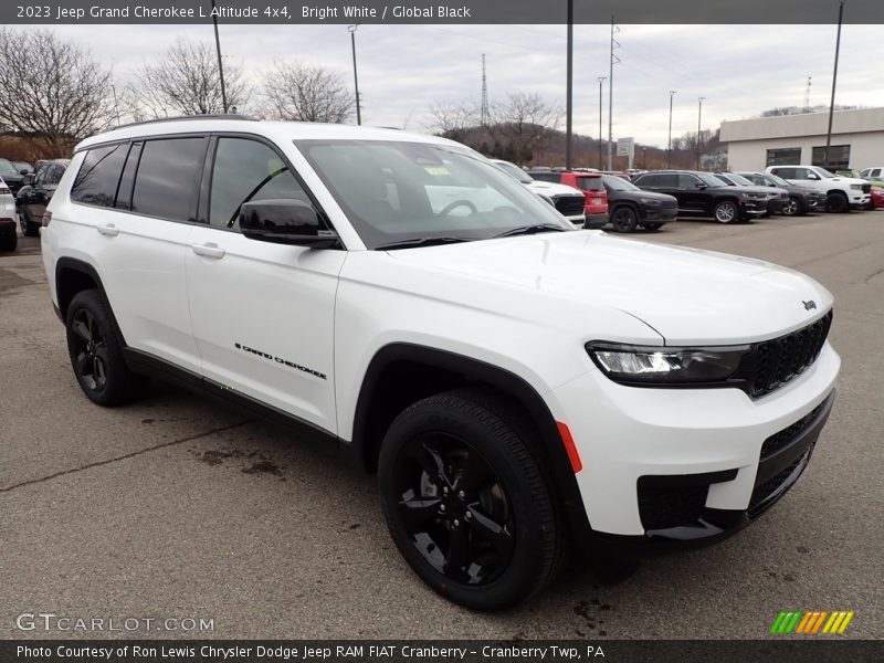 Bright White / Global Black 2023 Jeep Grand Cherokee L Altitude 4x4