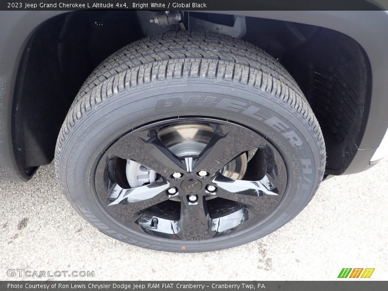 Bright White / Global Black 2023 Jeep Grand Cherokee L Altitude 4x4