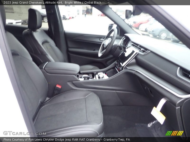 Bright White / Global Black 2023 Jeep Grand Cherokee L Altitude 4x4